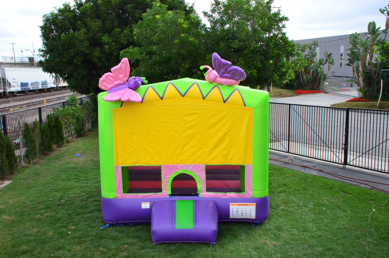 What's the Wind Limit for Bounce Houses? Discover How JumpOrange Empowers Rental Businesses