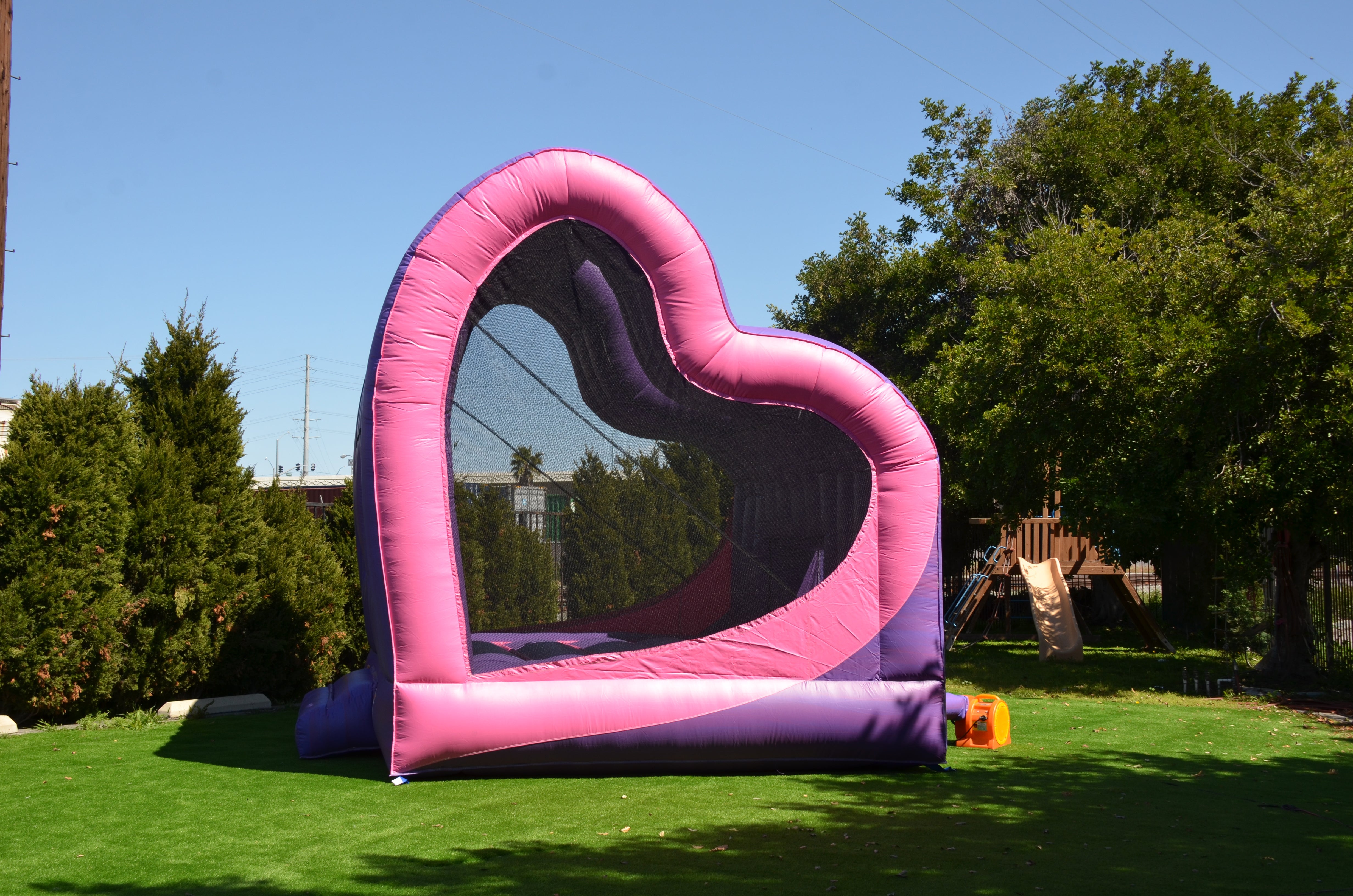 What Influences the Life Expectancy of a Bounce House? Insights on JumpOrange's Role in Your Success