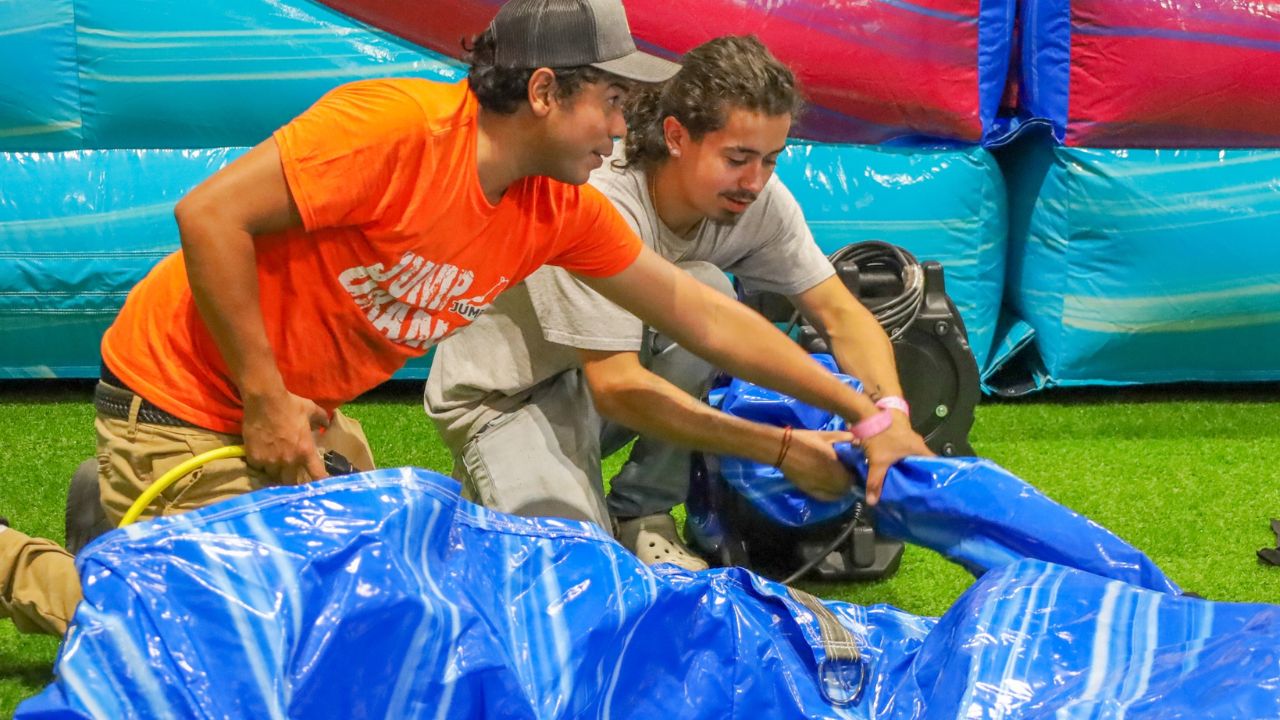 blow up inflatable obstacle course