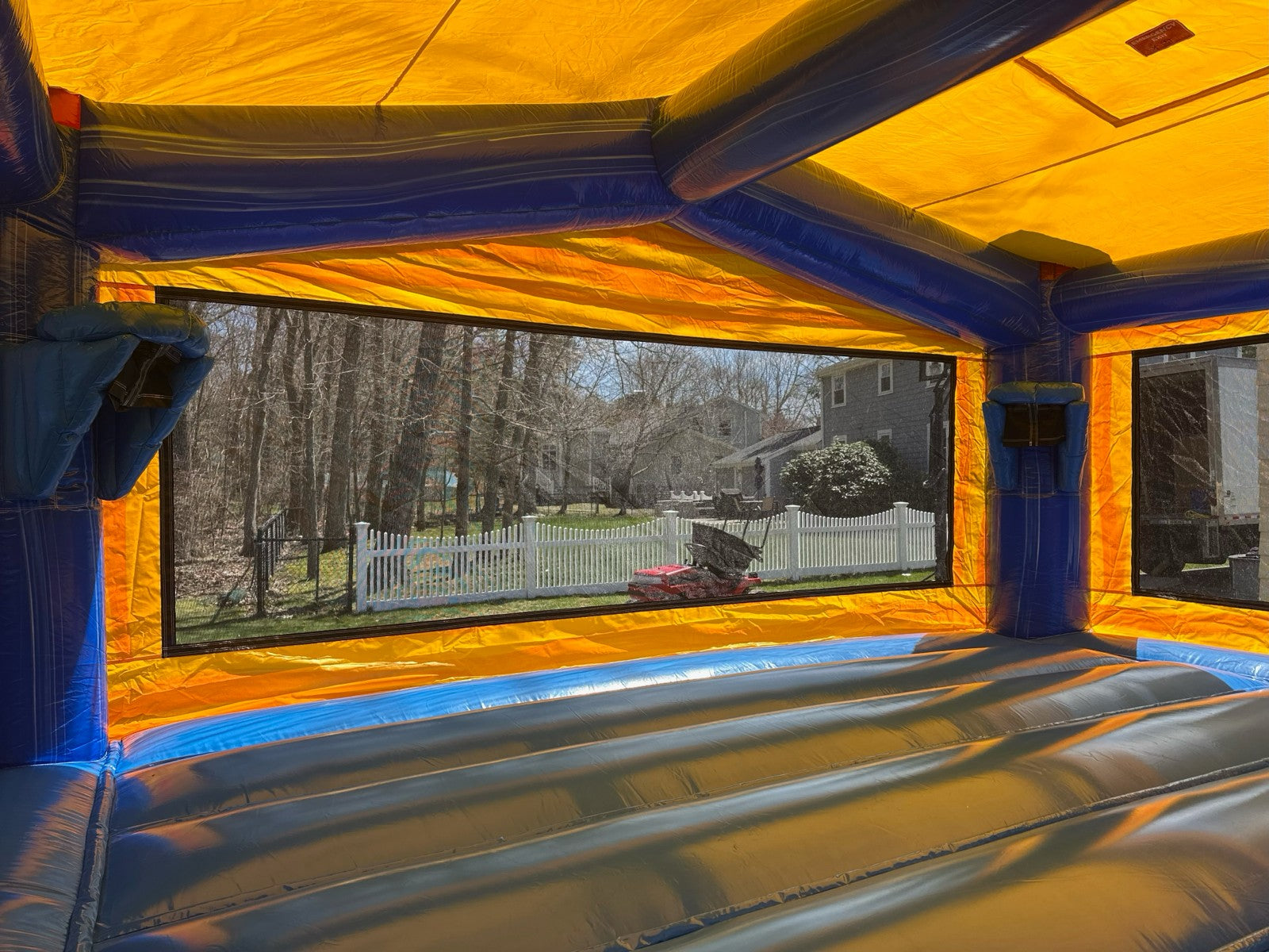 Melting Arctic XL Bounce House
