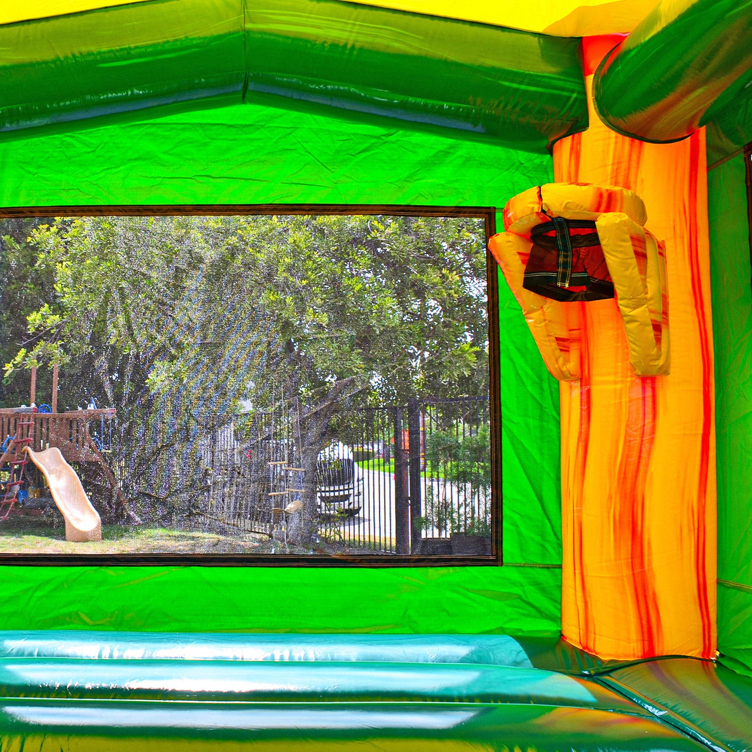 AMAZON RIVER 13' X 13' BOUNCE HOUSE