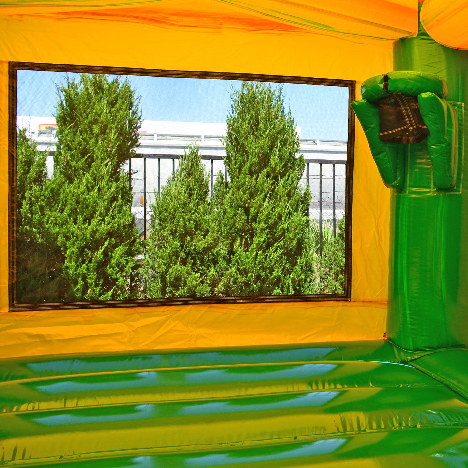 FIESTA 13' X 13' BOUNCE HOUSE