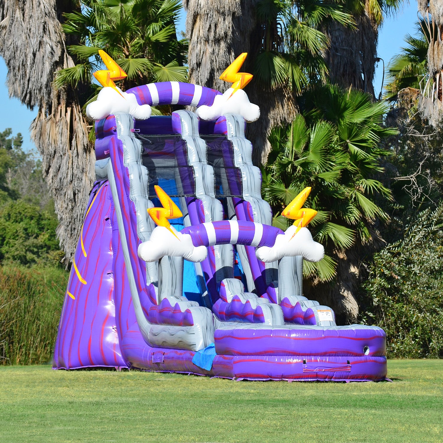 THUNDER 19 FT SLIDE