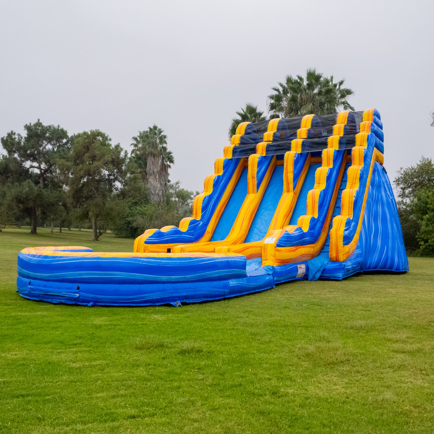 MELTING ARCTIC TRIPLE LANE SLIDE (DUAL EXITS)