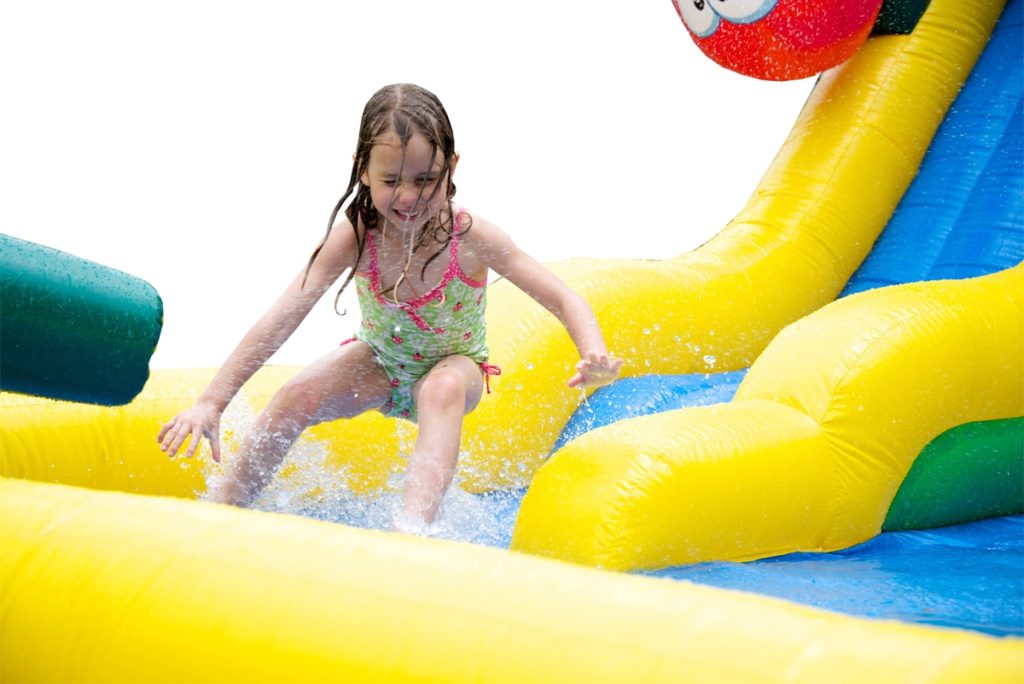 How Much Water is Needed for a Water Slide? JumpOrange's Durable Designs for All Seasons