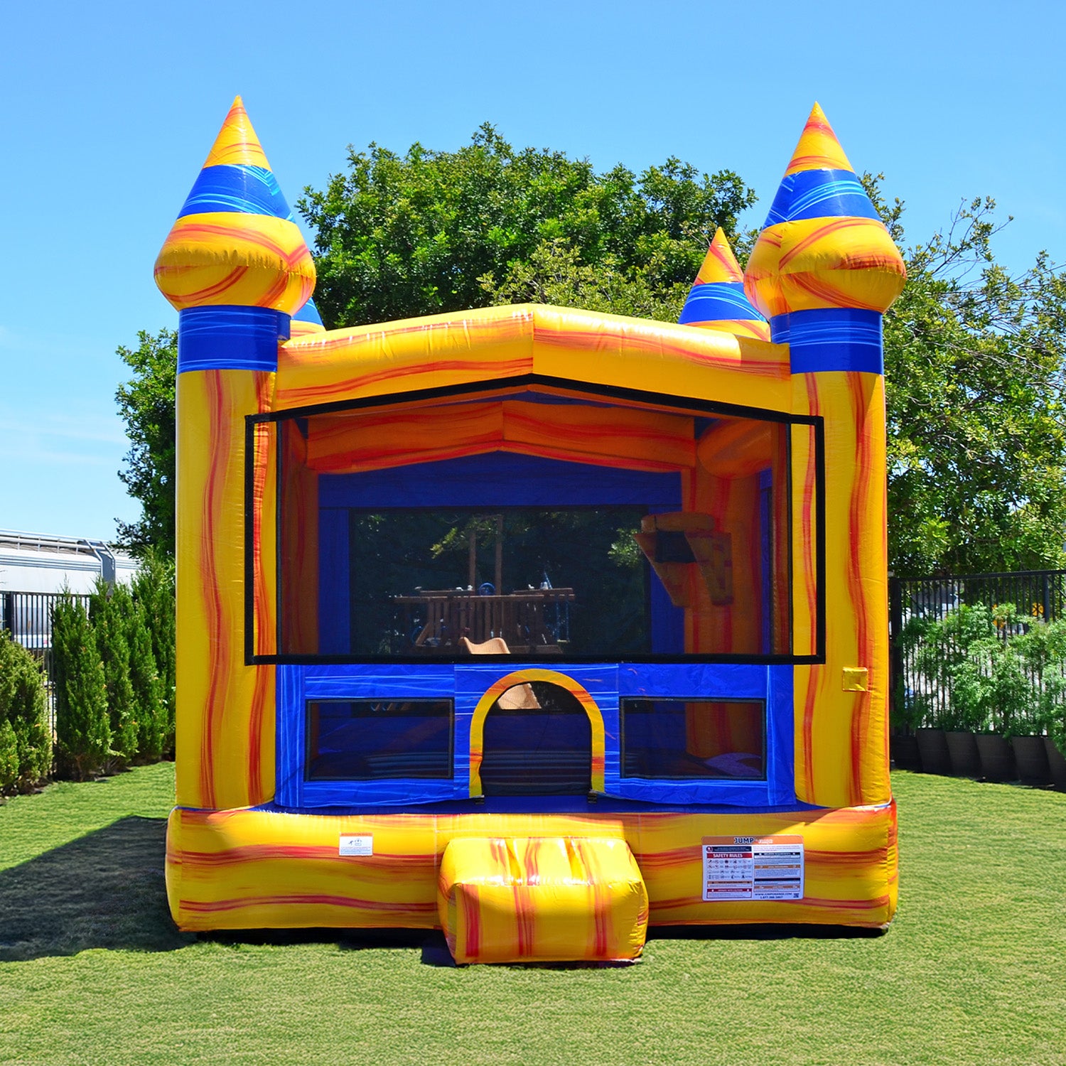 VOLCANO 13' X 13' BOUNCE HOUSE