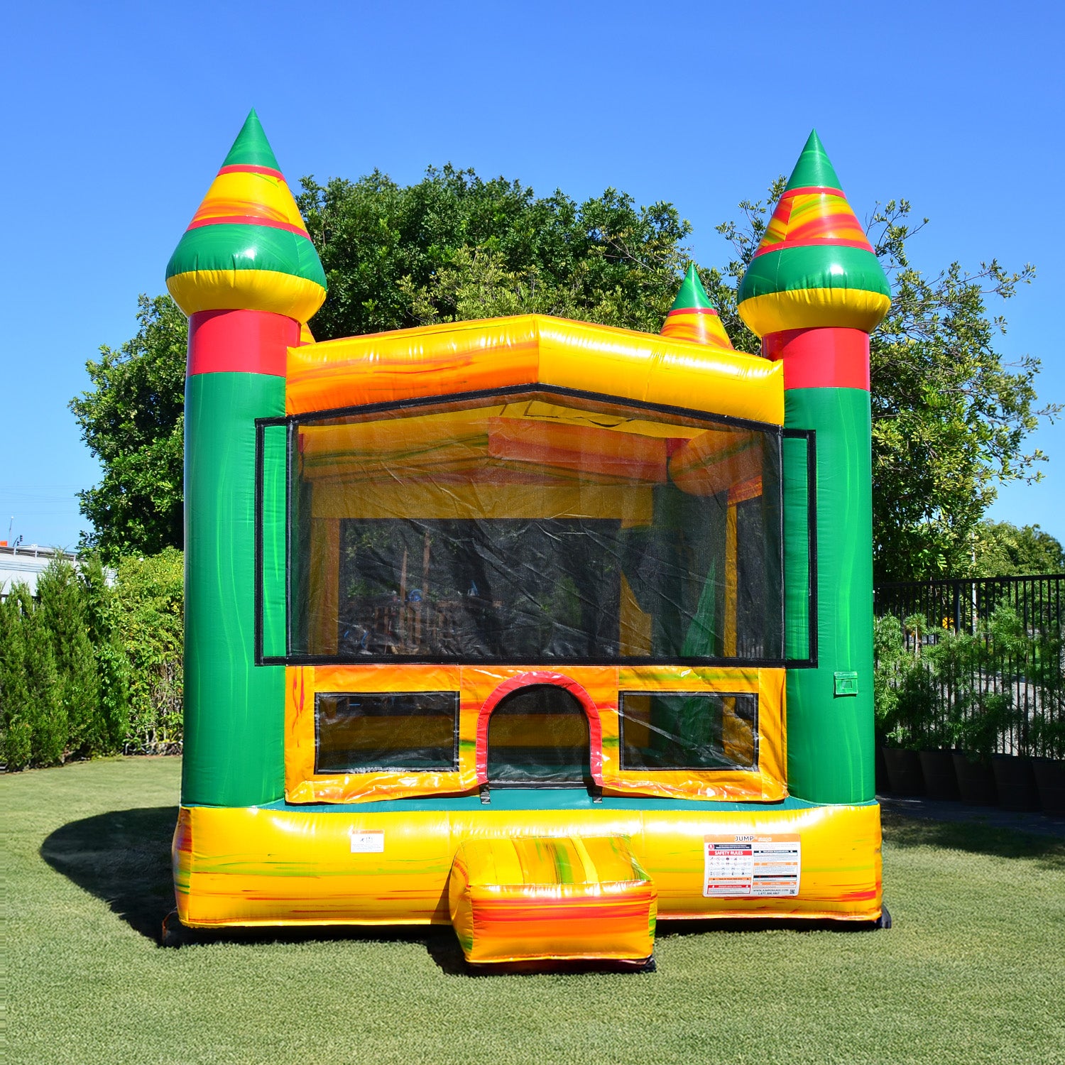 FIESTA 13' X 13' BOUNCE HOUSE