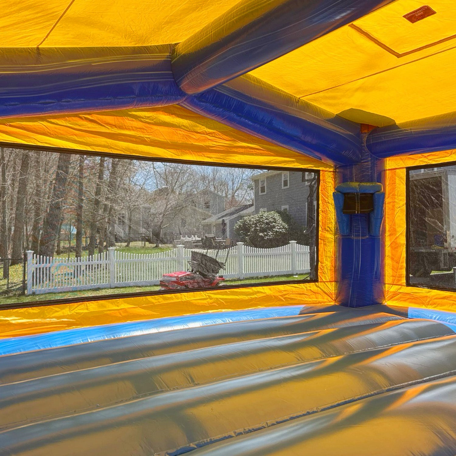 Melting Arctic XL Bounce House